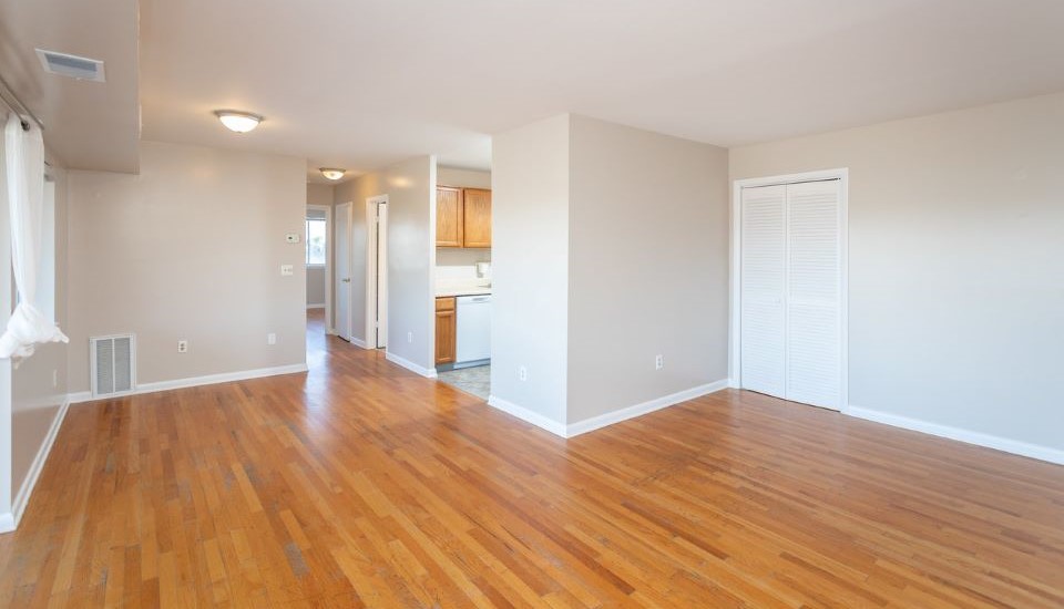 204-7 R Oak Hill